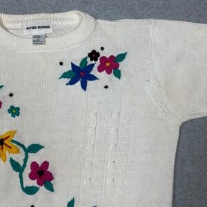 Alfred Dunner Womens White Floral Embroidered Short Sleeve Sweater Size S Bead